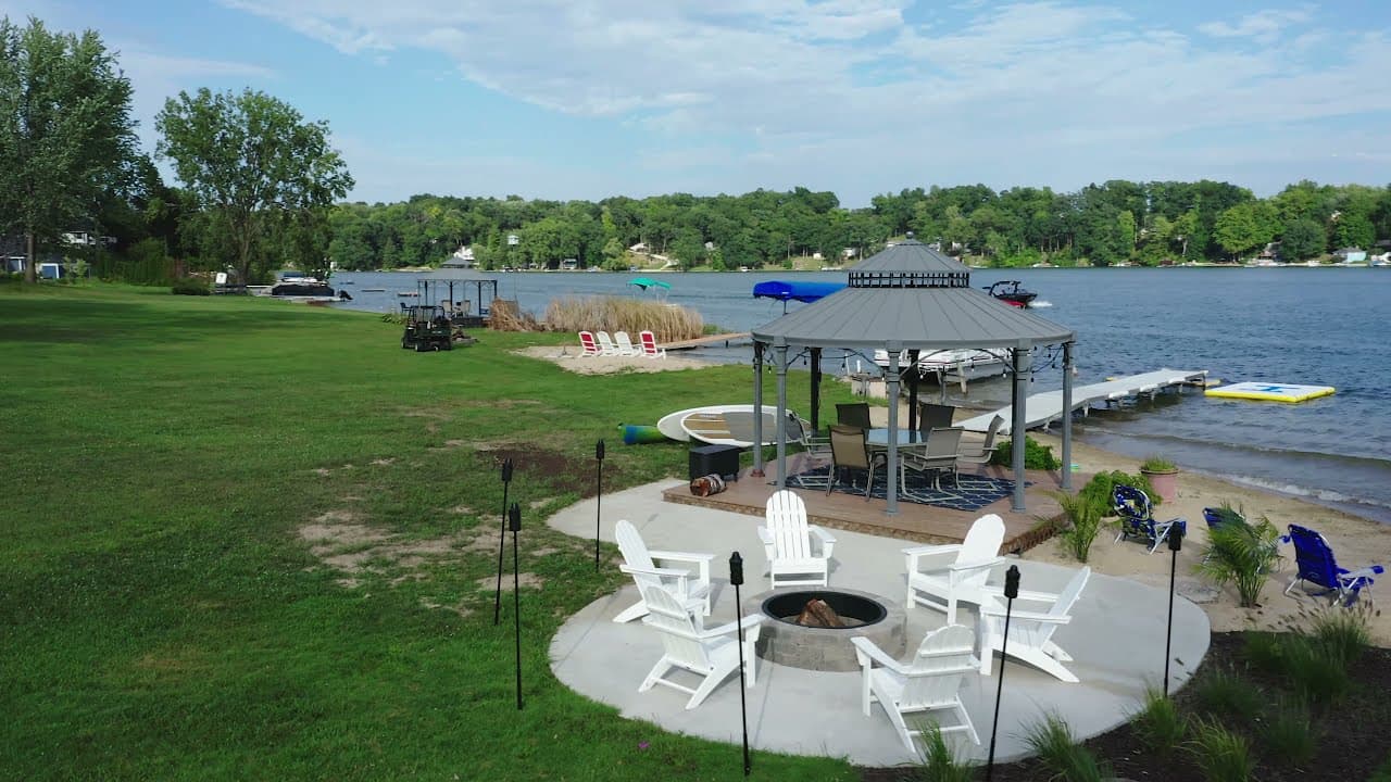 Murray Lake Cottage, Lowell, MI: Walkthrough Video